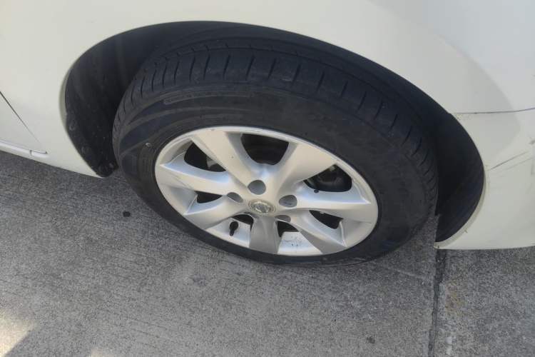 Used Nissan Tiida 2011 1.6L CVT Comfort Model Right Front Wheel Hub