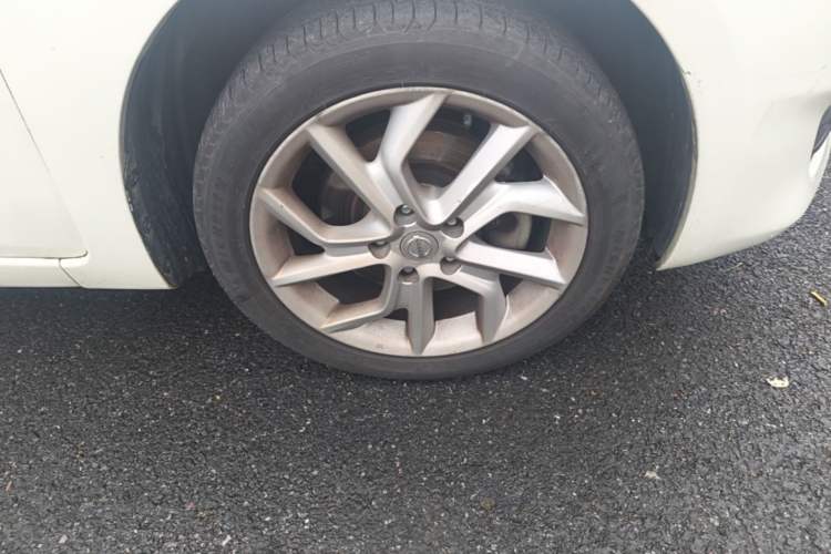 Used Nissan Tiida 2011 1.6T M-CVT Dynamic Edition Right Front Wheel Hub