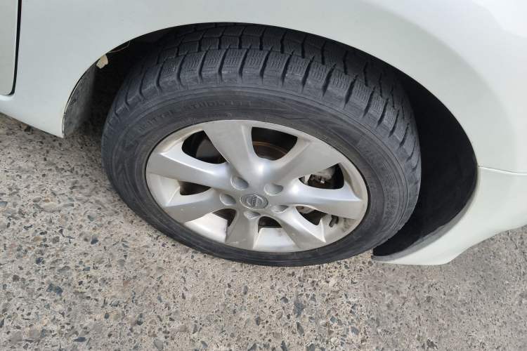 Used Nissan Tiida 2011 1.6L CVT Smart Version Right Front Wheel Hub
