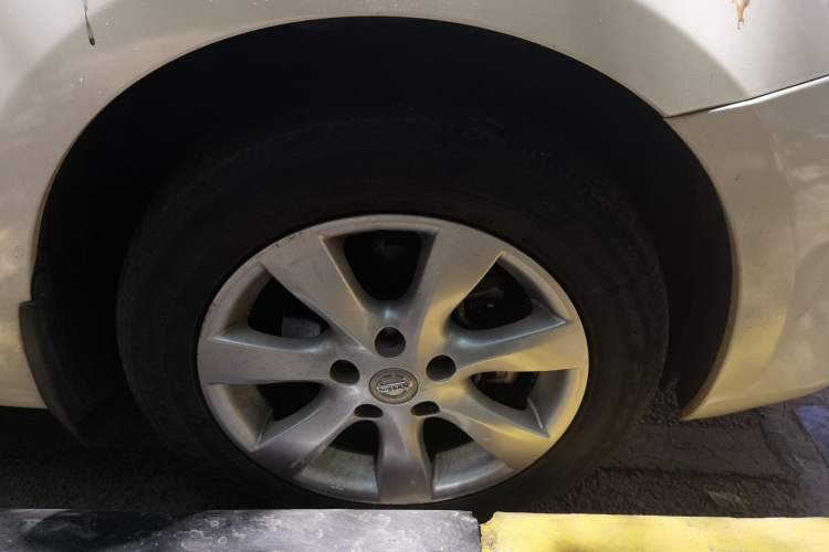 Used Nissan Tiida 2011 1.6L CVT Comfort Model Right Front Wheel Hub