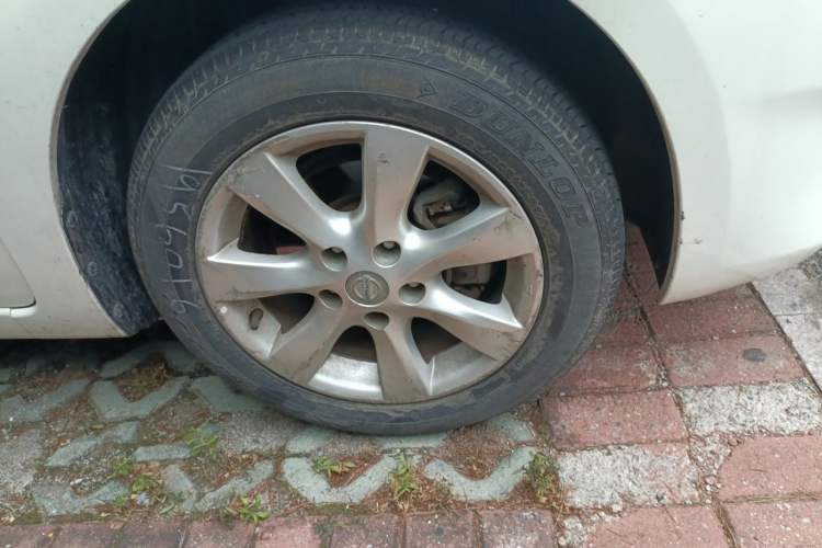 Used Nissan Tiida 2011 1.6L CVT Comfort Model Right Front Wheel Hub