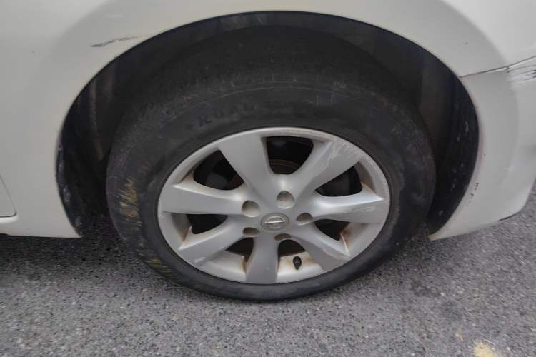 Used Nissan Tiida 2011 1.6L CVT Smart Version Right Front Wheel Hub