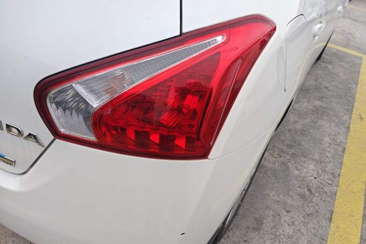 Used Nissan Tiida 2011 1.6L CVT Comfort Model Right Rear Taillight