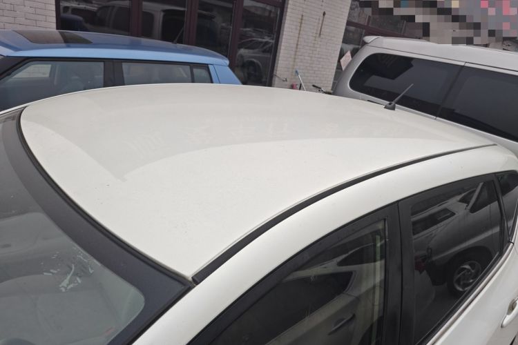 Used Nissan Tiida 2011 1.6L Manual Comfort Edition Roof