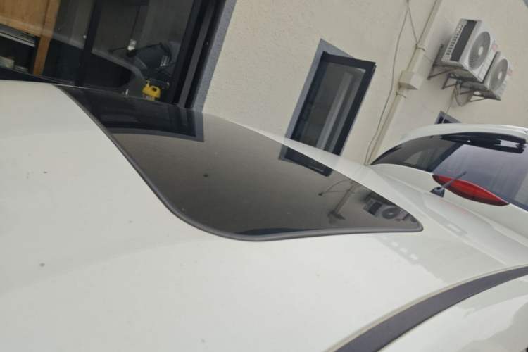 Used Nissan Tiida 2011 1.6L CVT Smart Version Roof