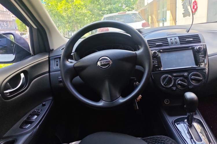 Used Nissan Tiida 2011 1.6L CVT Comfort Model Steering Wheel