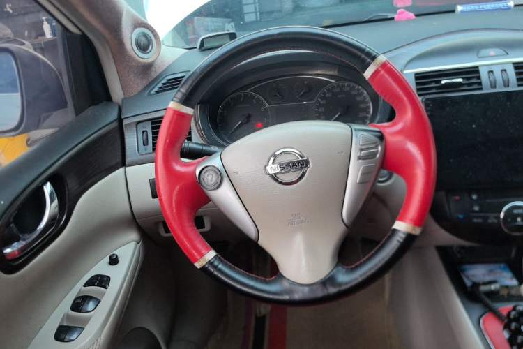 Used Nissan Tiida 2011 1.6L CVT Luxury Edition Steering Wheel