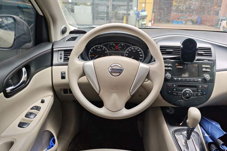 Used Nissan Tiida 2011 1.6L CVT Smart Version Steering Wheel