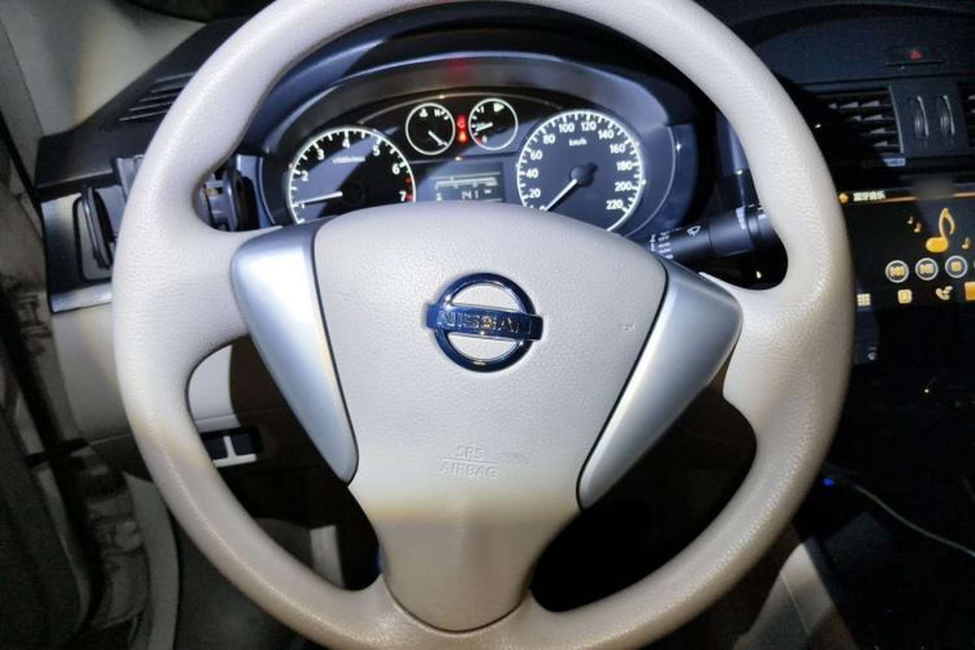 Used Nissan Tiida 2011 1.6L CVT Smart Version Steering Wheel