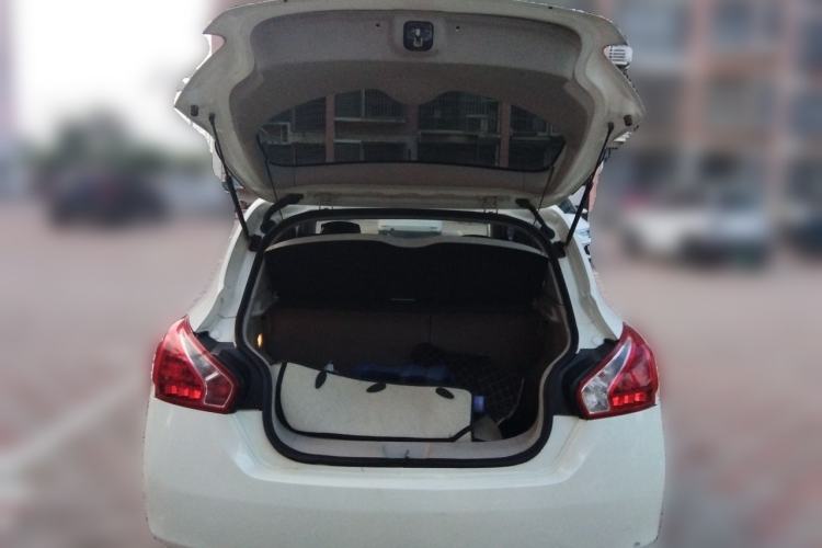 Used Nissan Tiida 2011 1.6L CVT Smart Version Trunk