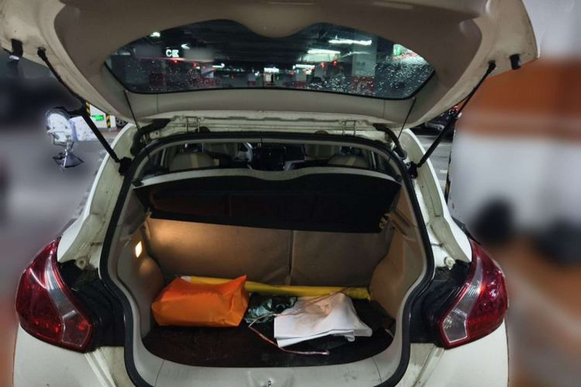 Used Nissan Tiida 2011 1.6L Manual Comfort Edition Trunk