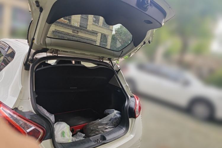 Used Nissan Tiida 2011 1.6L CVT Smart Version Trunk