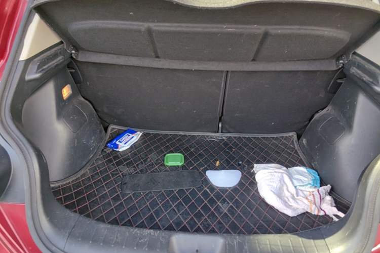 Used Nissan Tiida 2011 1.6L CVT Smart Version Trunk