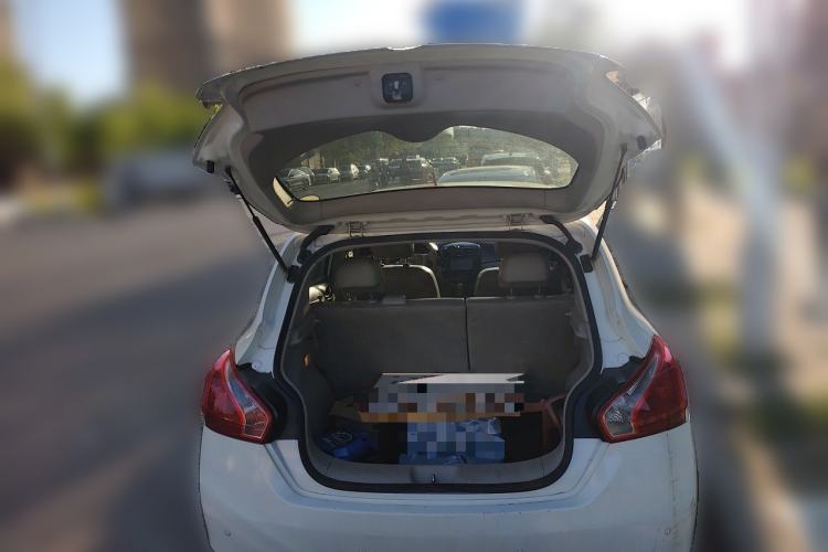 Used Nissan Tiida 2011 1.6L CVT Smart Version Trunk