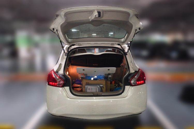 Used Nissan Tiida 2011 1.6L CVT Smart Version Trunk