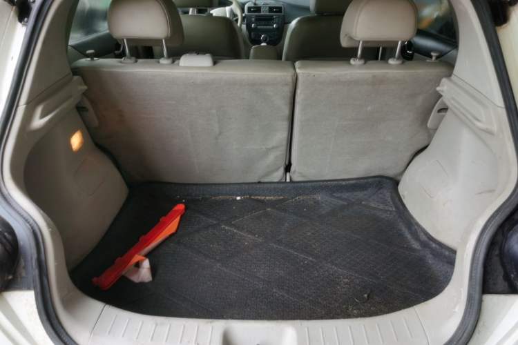 Used Nissan Tiida 2011 1.6L CVT Luxury Edition Trunk