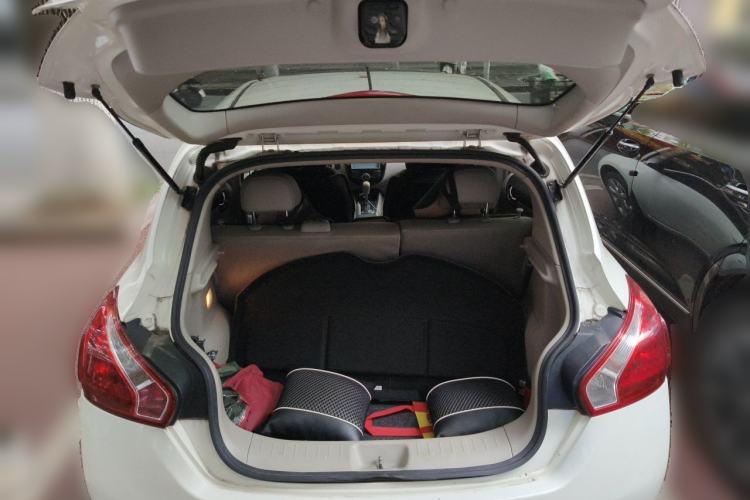 Used Nissan Tiida 2011 1.6L CVT Smart Version Trunk
