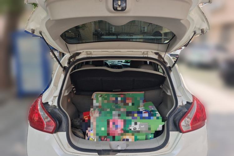 Used Nissan Tiida 2011 1.6L CVT Smart Version Trunk