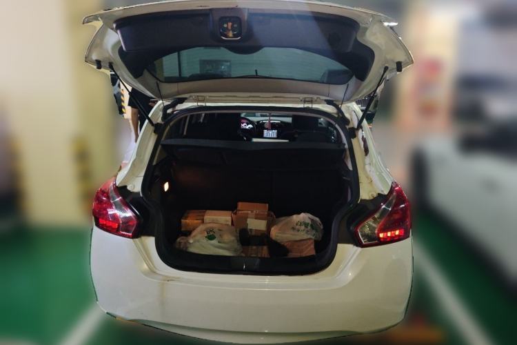 Used Nissan Tiida 2011 1.6L CVT Comfort Model Trunk