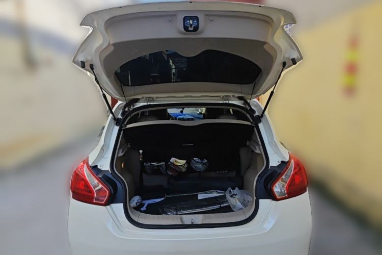 Used Nissan Tiida 2011 1.6L CVT Smart Version Trunk