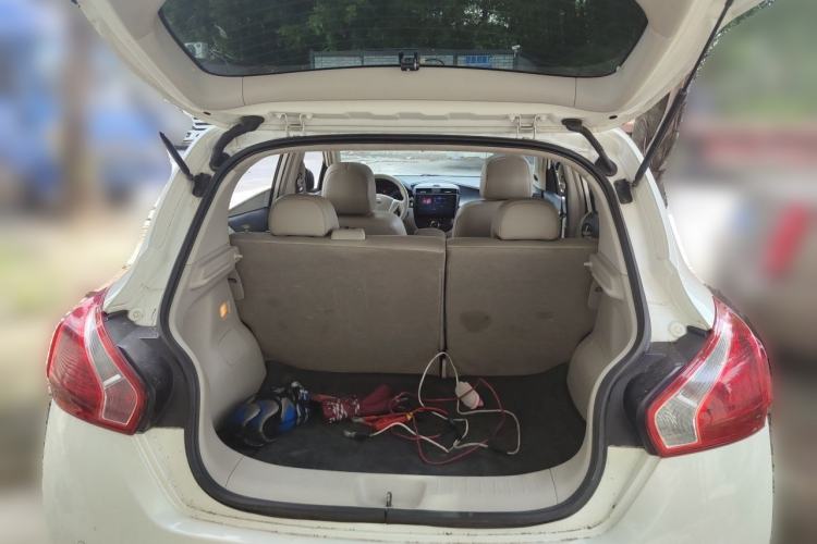 Used Nissan Tiida 2011 1.6L CVT Smart Version Trunk