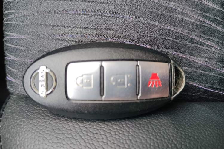 Used Nissan Tiida 2011 1.6L CVT Smart Version Vehicle Key