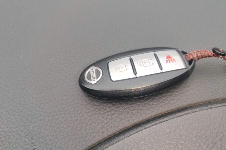Used Nissan Tiida 2011 1.6L CVT Smart Version Vehicle Key