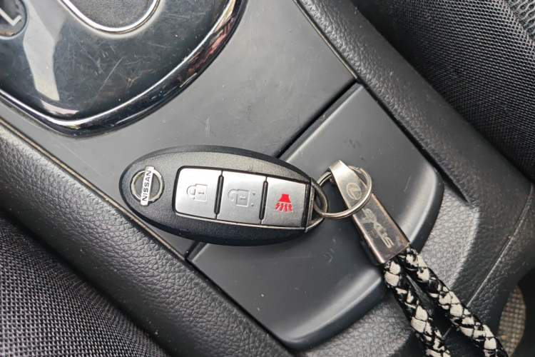 Used Nissan Tiida 2011 1.6L CVT Smart Version Vehicle Key