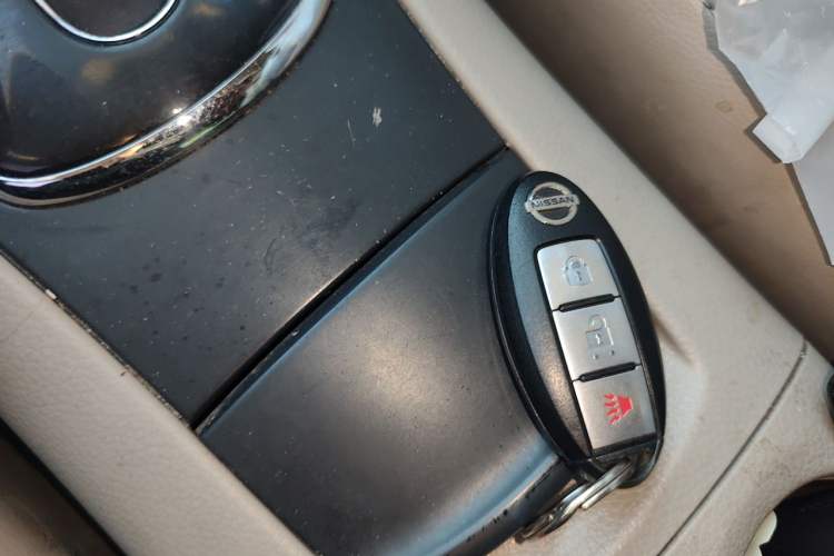 Used Nissan Tiida 2011 1.6L CVT Smart Version Vehicle Key
