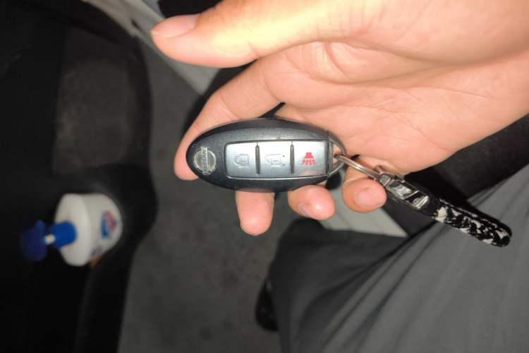 Used Nissan Tiida 2011 1.6L CVT Smart Version Vehicle Key