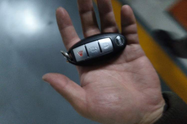Used Nissan Tiida 2011 1.6L CVT Smart Version Vehicle Key