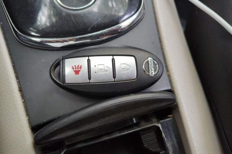 Used Nissan Tiida 2011 1.6L CVT Smart Version Vehicle Key