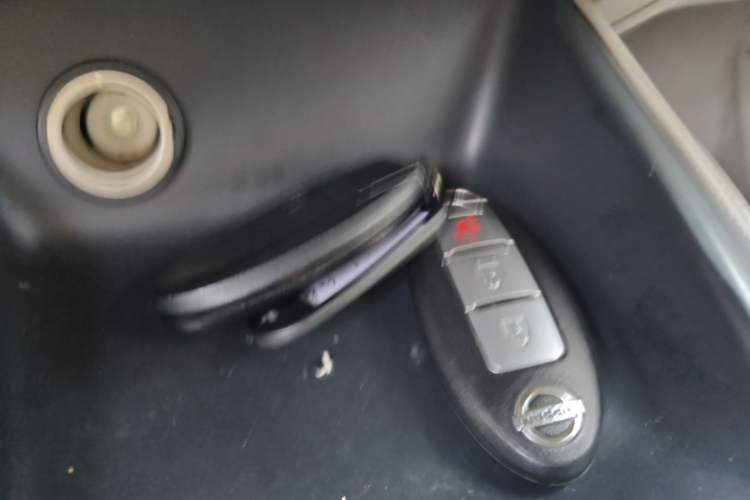 Used Nissan Tiida 2011 1.6L CVT Smart Version Vehicle Key
