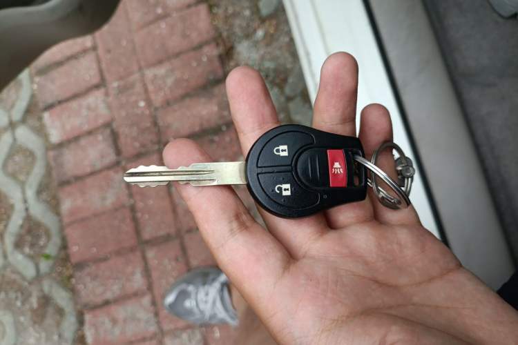 Used Nissan Tiida 2011 1.6L CVT Comfort Model Vehicle Key