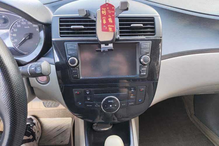 Used Nissan Tiida 2011 1.6L CVT Smart Version Audio And AC Panel
