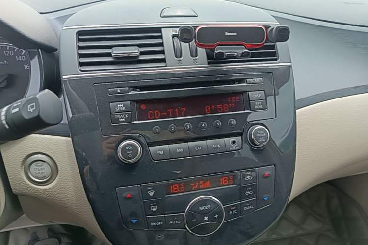 Used Nissan Tiida 2011 1.6L CVT Smart Version Audio And AC Panel