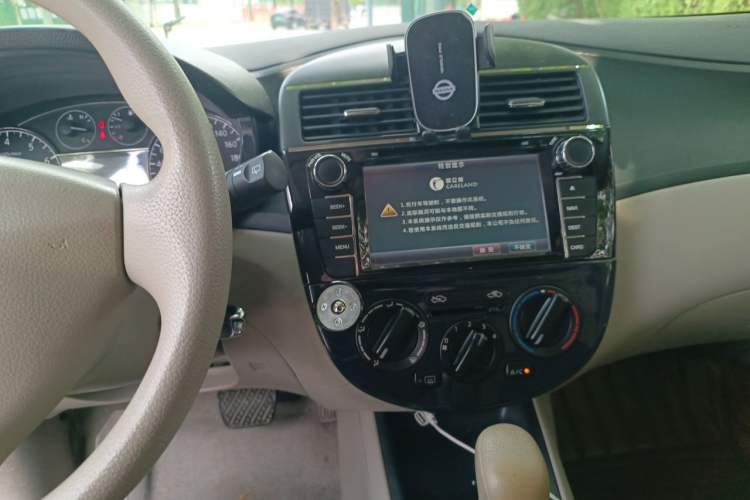 Used Nissan Tiida 2011 1.6L CVT Comfort Model Audio And AC Panel