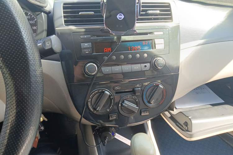 Used Nissan Tiida 2011 1.6L CVT Comfort Model Audio And AC Panel