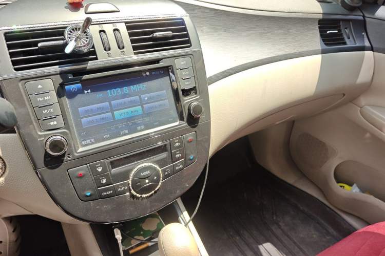 Used Nissan Tiida 2011 1.6L CVT Smart Version Audio And AC Panel