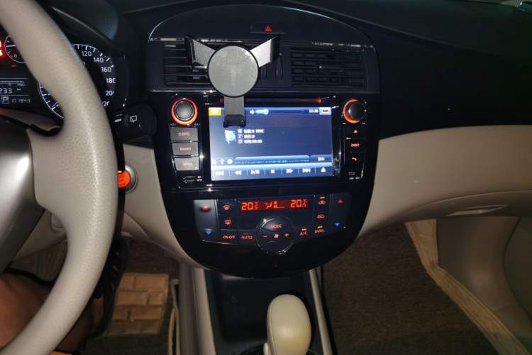Used Nissan Tiida 2011 1.6L CVT Smart Version Audio And AC Panel