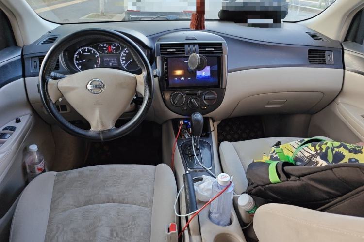 Used Nissan Tiida 2011 1.6L CVT Comfort Model Center Console