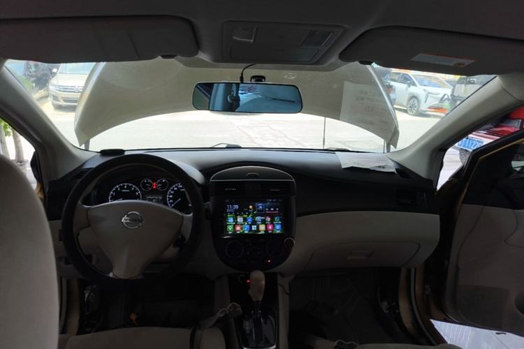 Used Nissan Tiida 2011 1.6L CVT Comfort Model Center Console