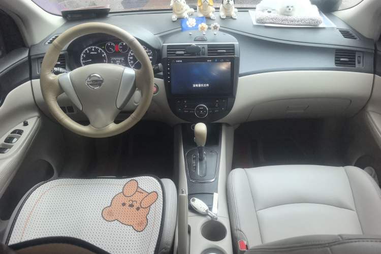 Used Nissan Tiida 2011 1.6L CVT Smart Version Center Console