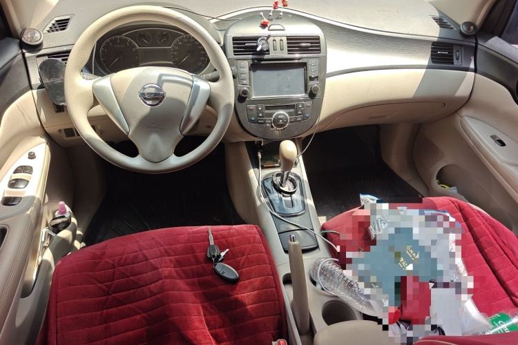 Used Nissan Tiida 2011 1.6L CVT Smart Version Center Console