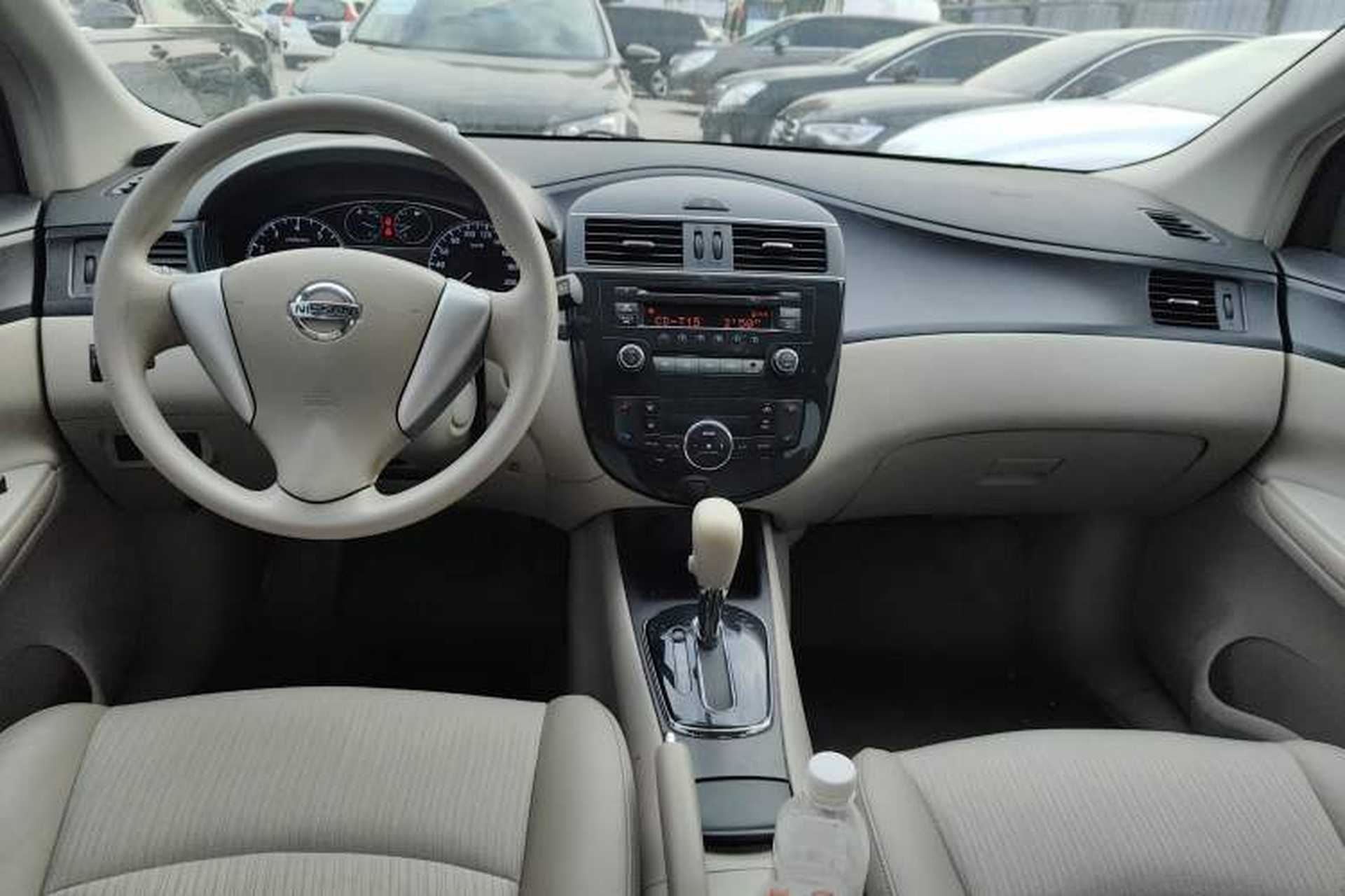 Used Nissan Tiida 2011 1.6L CVT Smart Version Center Console