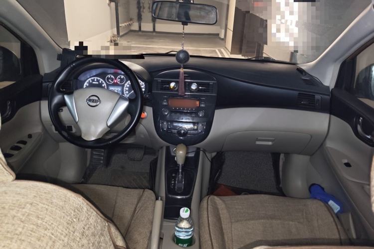Used Nissan Tiida 2011 1.6L CVT Smart Version Center Console