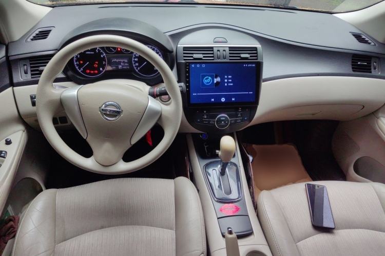 Used Nissan Tiida 2011 1.6L CVT Smart Version Center Console