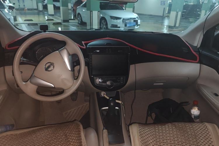 Used Nissan Tiida 2011 1.6L Manual Smart Version Center Console