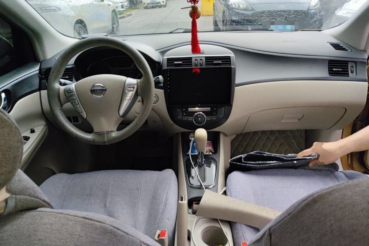 Used Nissan Tiida 2011 1.6L CVT Smart Version Center Console