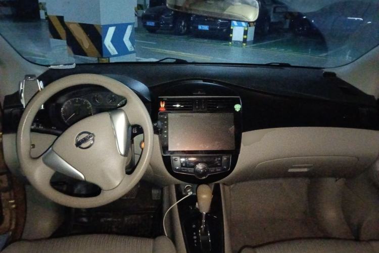 Used Nissan Tiida 2011 1.6L CVT Smart Version Center Console